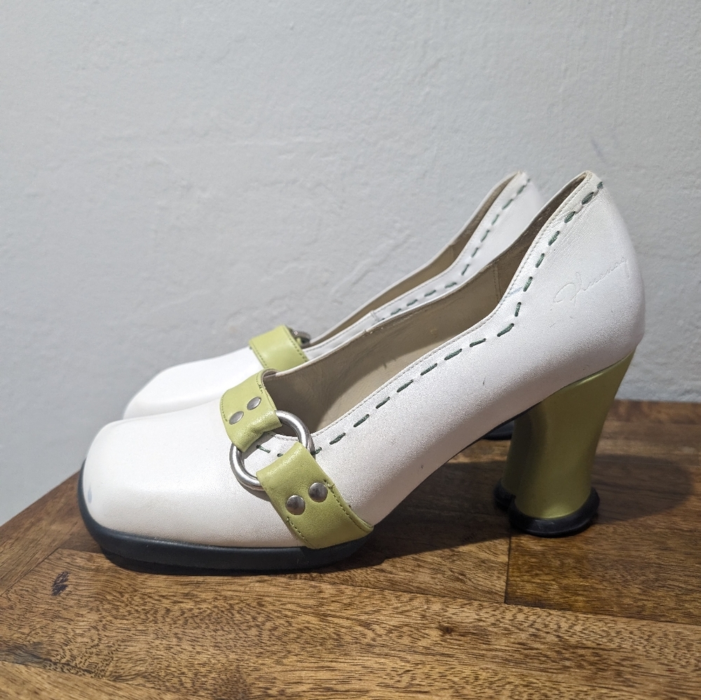 JOHN FLUEVOG CHOICE white and green  VANNY PUMPS 9‎ HEELS LEATHER PIN-UP SHOES
